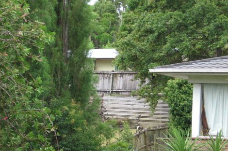 Photo of property in 2/50 Glencourt Place, Glenfield, Auckland, 0629