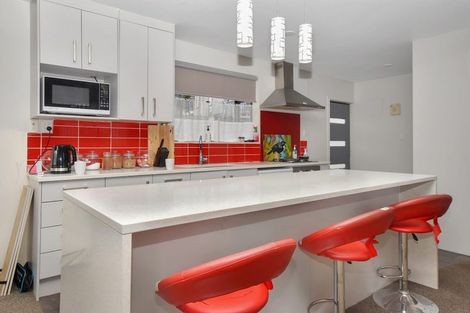 Photo of property in 7 Halloran Place, Massey, Auckland, 0614