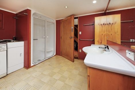 Photo of property in 71 Karekare Road, Karekare, New Lynn, 0772