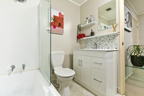 Photo of property in 1a Long Bay Drive, Torbay, Auckland, 0630