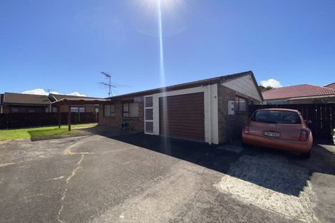 Photo of property in 1/64 Aviemore Drive, Highland Park, Auckland, 2010