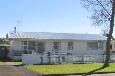Photo of property in 2 Cotton Street, St Andrews, Hamilton, 3200