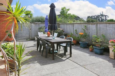 Photo of property in 18 Chelmsley Avenue, Henderson, Auckland, 0612
