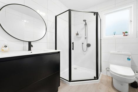 Photo of property in 6 Brouder Place, Hillpark, Auckland, 2102
