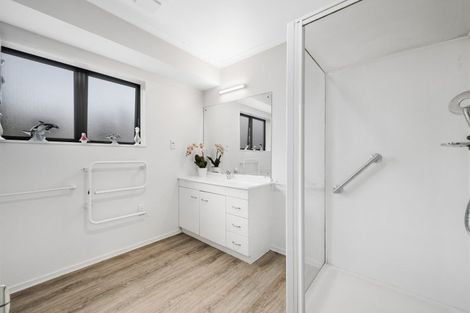 Photo of property in 8 Lamia Place, The Gardens, Auckland, 2105