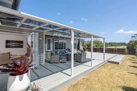 Photo of property in 12 Walter Ruddock Avenue, Kumeu, 0810