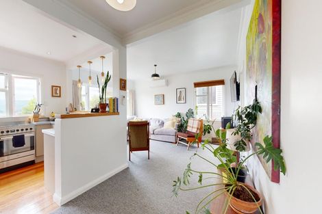 Photo of property in 22 Whaui Street, Vogeltown, Wellington, 6021