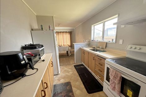Photo of property in 2/7 Constance Place, Clover Park, Auckland, 2019