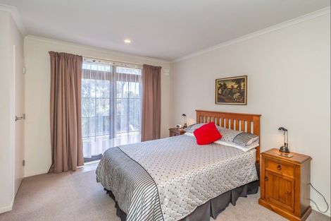 Photo of property in 68 Mako Mako Road, Levin, 5510