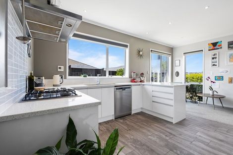 Photo of property in 14 Malbec Place, Huapai, Kumeu, 0810