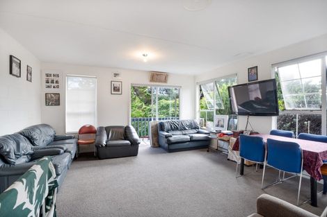 Photo of property in 6 Cyril Way, Paparangi, Wellington, 6037
