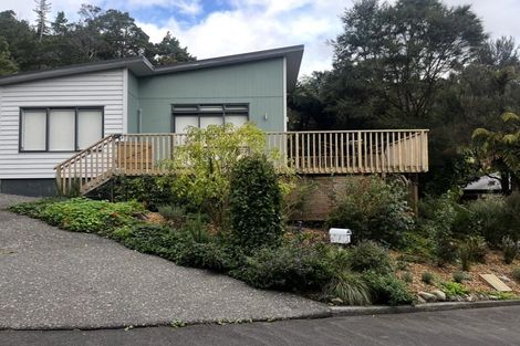 Photo of property in 7 Lowry Heights, Stokes Valley, Lower Hutt, 5019