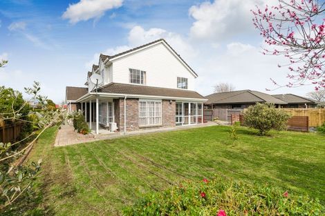 Photo of property in 2 Rosebank Avenue, Kelvin Grove, Palmerston North, 4414