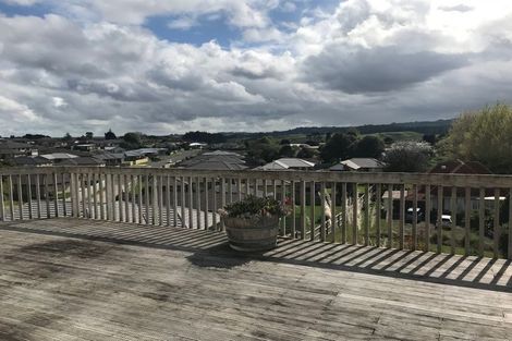 Photo of property in 7 Trillick Place, Tuakau, 2121