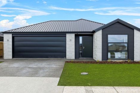 Photo of property in 15 Herridge Street, Woodend, 7691