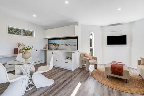 Photo of property in 1/4 Roberts Road, Matakatia, Whangaparaoa, 0930
