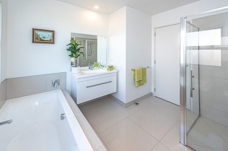 Photo of property in 16 Egmont Street, Patea, 4520