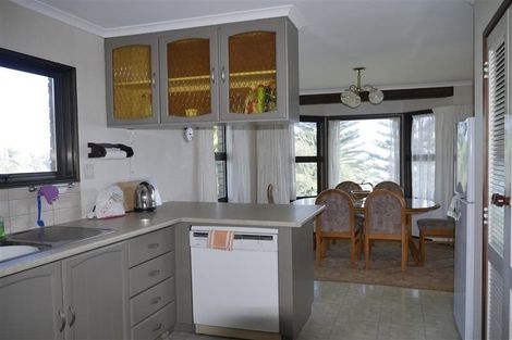 Photo of property in 2021 Whangarei Heads Road, Whangarei Heads, Whangarei, 0174