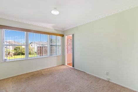 Photo of property in 60 Orams Road, Hillpark, Auckland, 2102