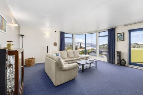 Photo of property in 10 Inverell Way, Seatoun, Wellington, 6022