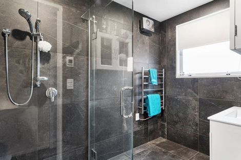 Photo of property in 9 Sheraton Place, Redwood, Christchurch, 8051