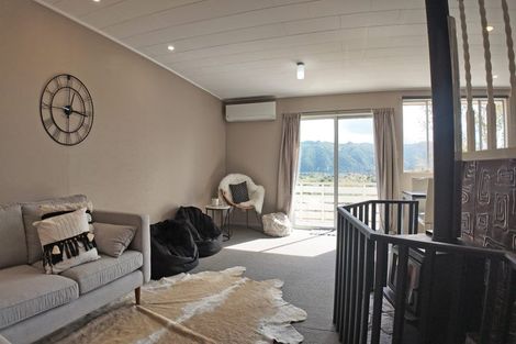 Photo of property in 22b Hillside Drive, Maoribank, Upper Hutt, 5018