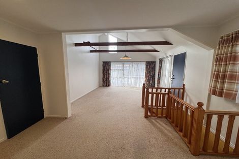 Photo of property in 21 Hartford Crescent, Totara Park, Upper Hutt, 5018