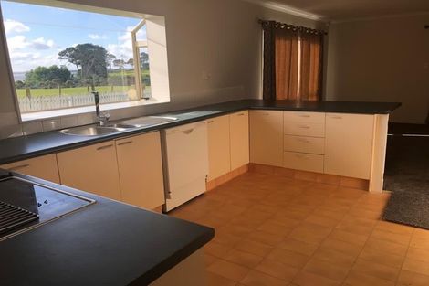 Photo of property in 15 Matilda Place, Weymouth, Auckland, 2103