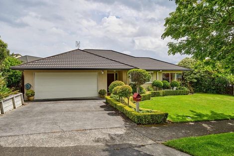 Photo of property in 98 Samwell Drive, Whitby, Porirua, 5024