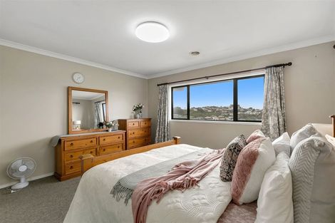 Photo of property in 24 Aotea Drive, Aotea, Porirua, 5024