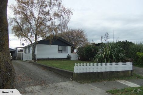 Photo of property in 4 Bryce Place, Kelvin Grove, Palmerston North, 4414