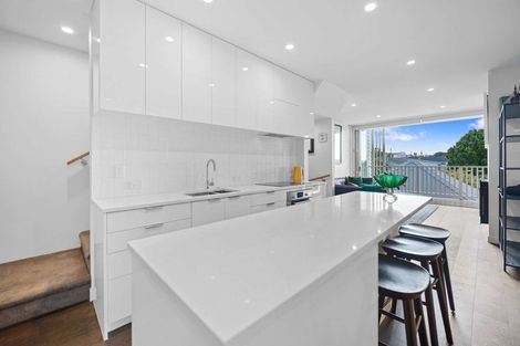 Photo of property in 9/83 Hinemoa Street, Birkenhead, Auckland, 0626