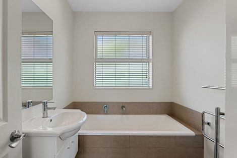 Photo of property in 18 Kenmure Drive, Huntsbury, Christchurch, 8022