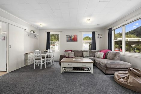 Photo of property in 25a Deller Grove, Silverstream, Upper Hutt, 5019