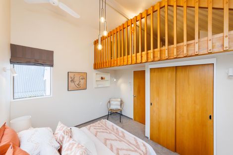 Photo of property in 25 Heathcote Place, Fitzherbert, Palmerston North, 4410