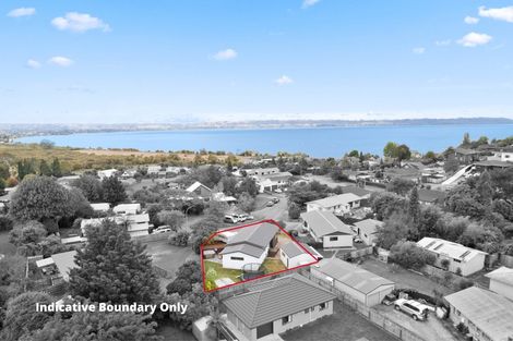 Photo of property in 8 Taurus Place, Kawaha Point, Rotorua, 3010