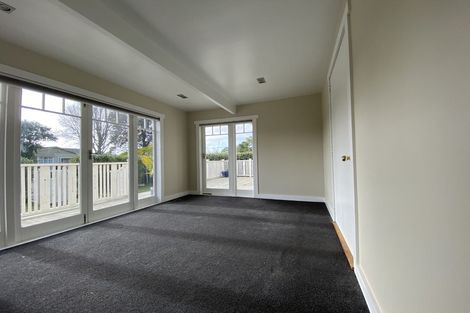 Photo of property in 6 Riro Street, Point Chevalier, Auckland, 1022