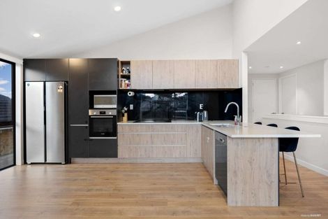Photo of property in 21 Eastview Road, Glen Innes, Auckland, 1072