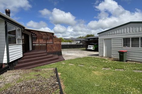 Photo of property in 2 Channel View Road, Clarks Beach, Pukekohe, 2679