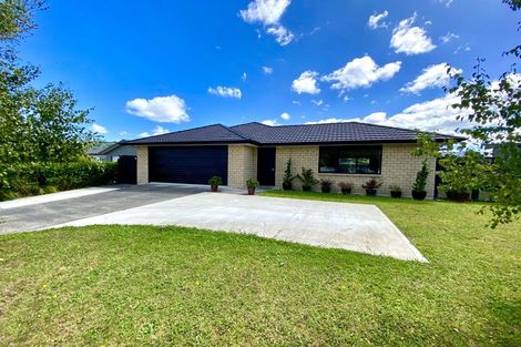 Photo of property in 3 Greenstone Grove, Brown Owl, Upper Hutt, 5018