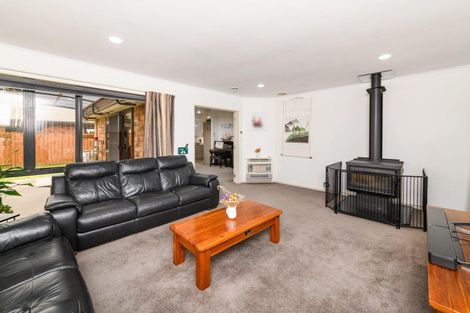 Photo of property in 1 Cleveland Heights, Kelvin Grove, Palmerston North, 4414