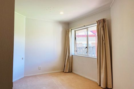 Photo of property in 1c Picasso Drive, West Harbour, Auckland, 0618