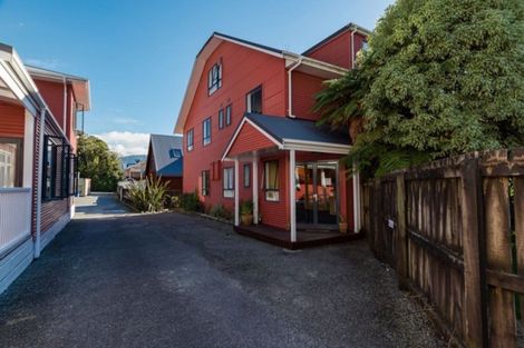 Photo of property in 9 Cron Avenue, Te Atatu South, Auckland, 0610