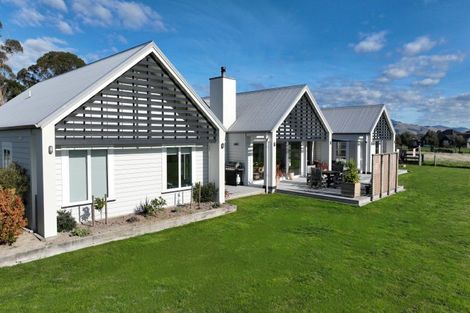 Photo of property in 104 White Rock Road, Martinborough, 5781