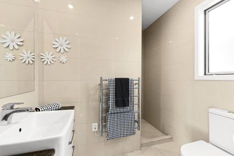 Photo of property in 2 Fern Lane, Whalers Gate, New Plymouth, 4310