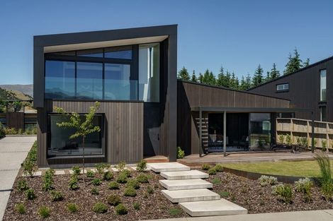 Photo of property in 16 Robrosa Street, Wanaka, 9305