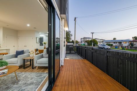 Photo of property in 1/29 Tudor Road, Henderson, Auckland, 0610