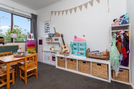 Photo of property in 1/92 Kervil Avenue, Te Atatu Peninsula, Auckland, 0610