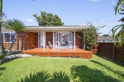 Photo of property in 2/527 Weymouth Road, Weymouth, Auckland, 2103