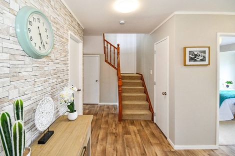 Photo of property in 9 Rarahu Place, The Gardens, Auckland, 2105